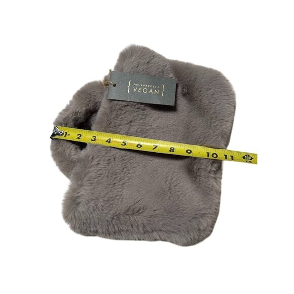 Vegan Faux Fur Handbag With Gold Chain‎ -12" x 8" - Expressions NYC - Picture 3 of 10